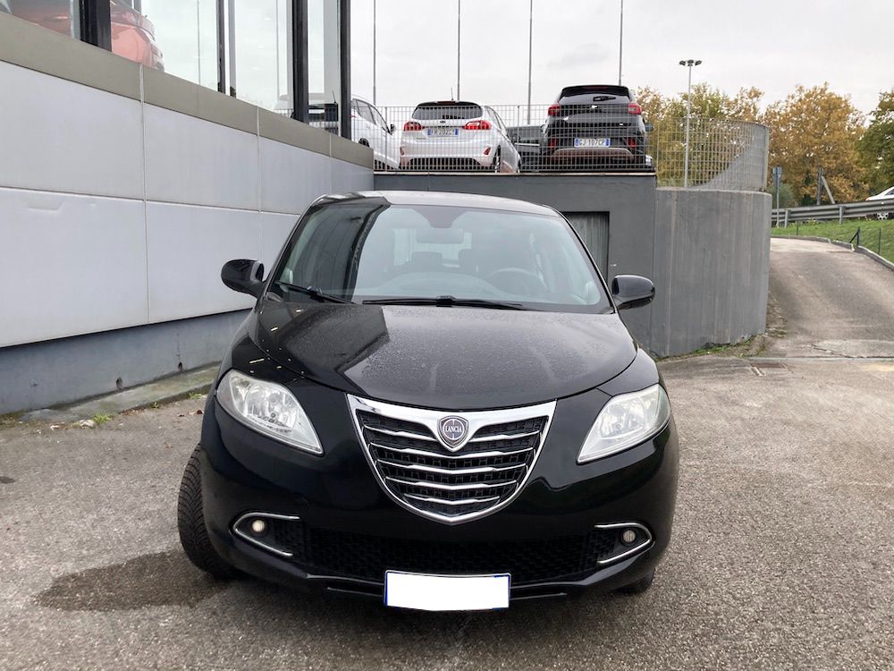 Lancia Ypsilon 1.2 69 CV 5 Porte Elefantino