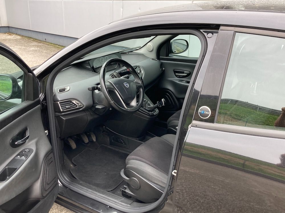 Lancia Ypsilon 1.2 69 CV 5 Porte Elefantino