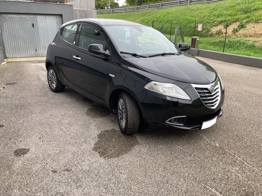 Lancia Ypsilon 1.2 69 CV 5 Porte Elefantino